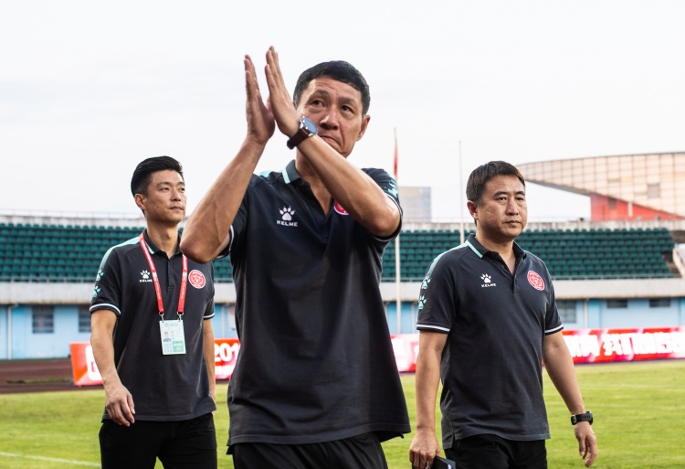 廣州豹客場4-2大逆轉重回第三，黎兵：這是廣州豹最需要的精氣神