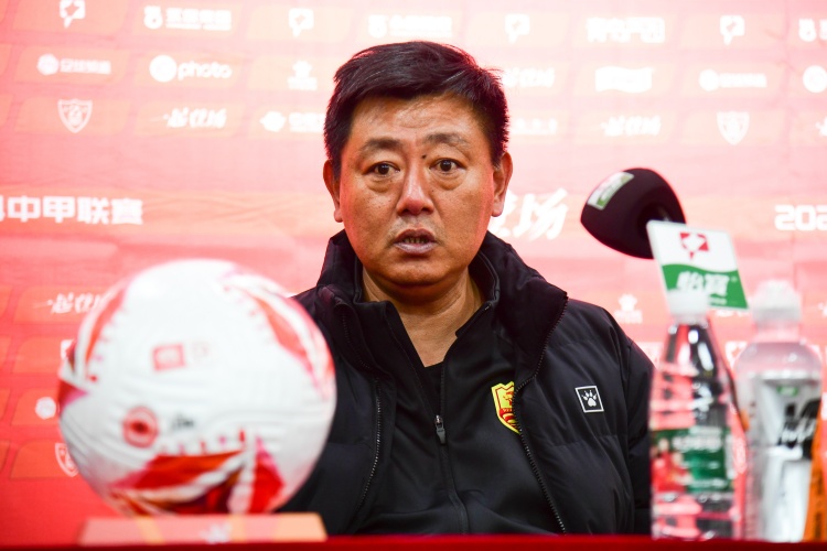 青島媒體：小里瓦爾多缺乏運動戰(zhàn)進球能力，紅獅保級壓力越來越大