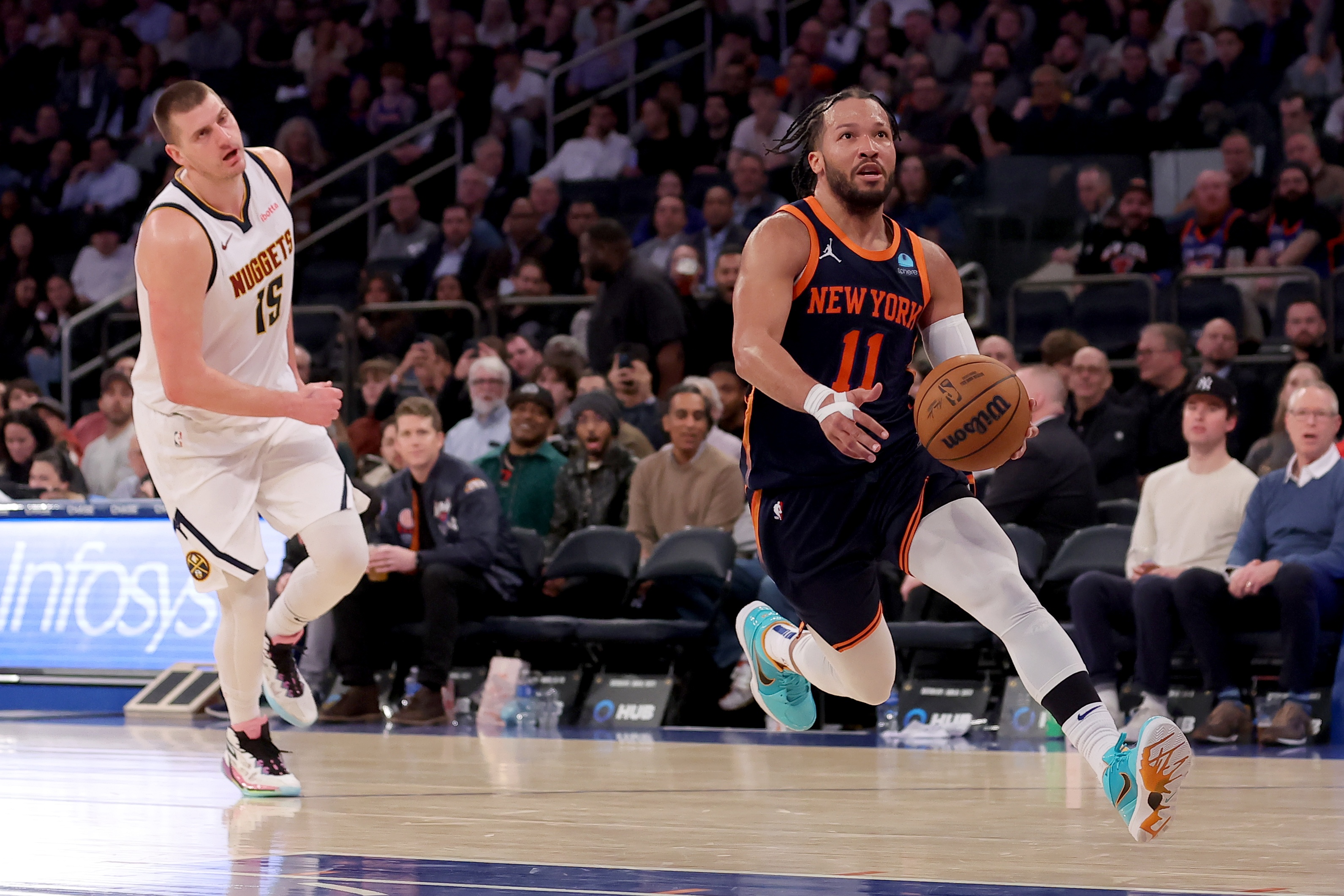 現(xiàn)在NBA中誰的腳步最好？豪斯：我會說約基奇和布倫森