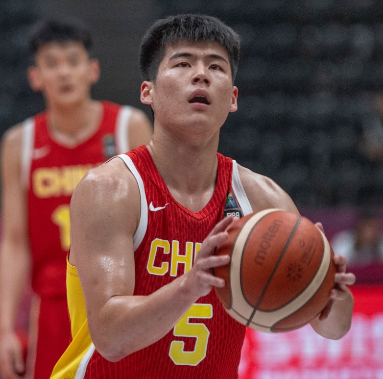 麥穗豐：沒(méi)想到陳家政是U19隊(duì)內(nèi)得分王 他始終沒(méi)公開(kāi)話語(yǔ)專注比賽