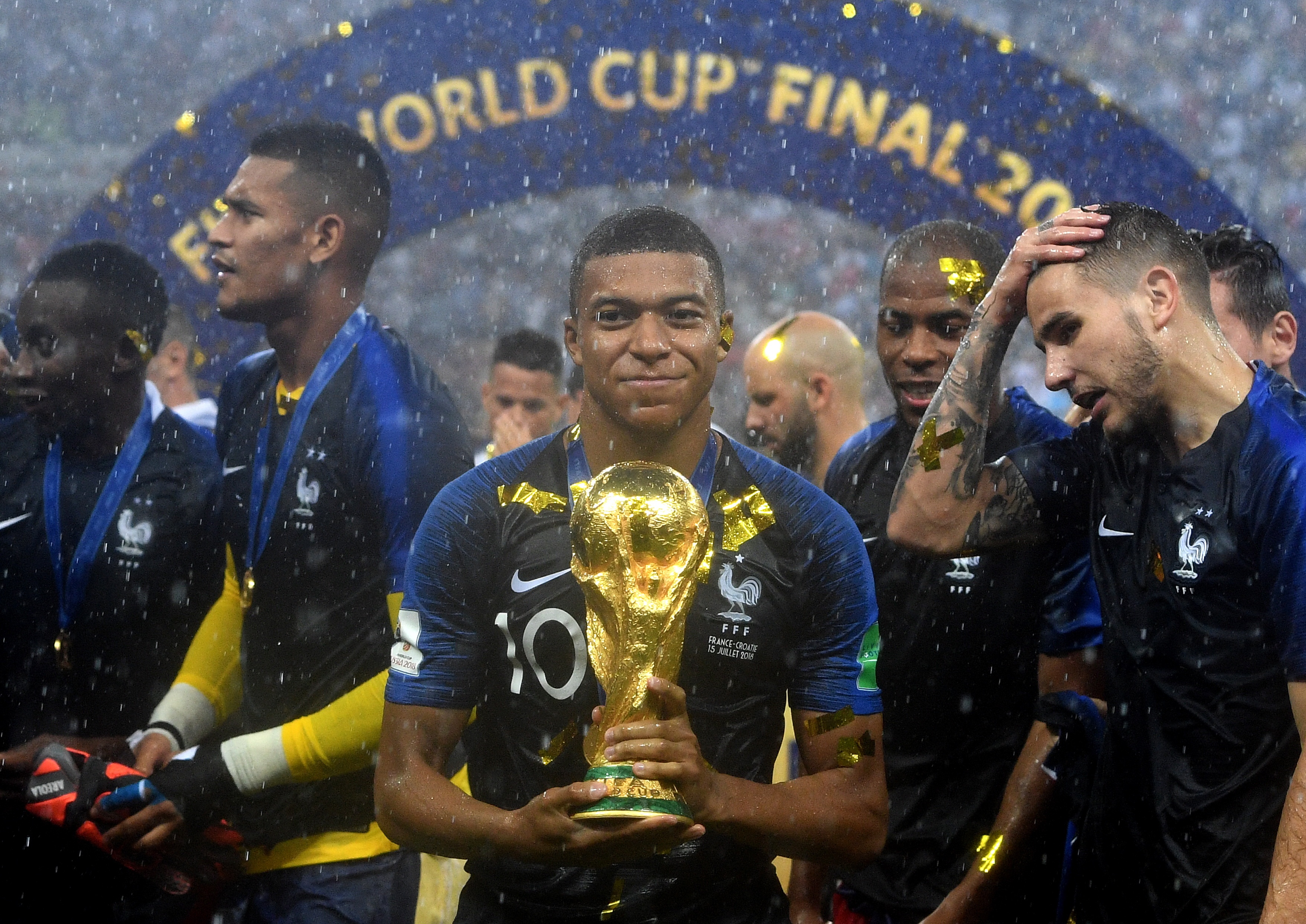 FIFA：登貝萊等巴黎三人、姆巴佩、恩佐有機會成為“雙世界冠軍”