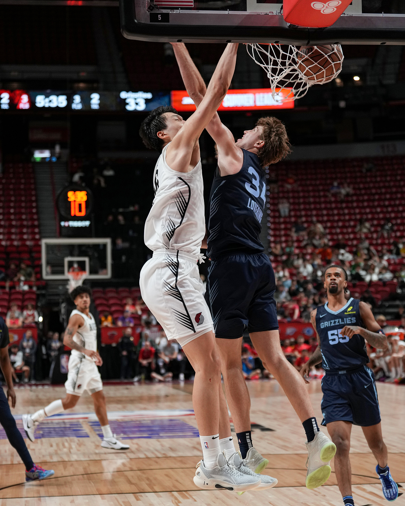 楊瀚森：感覺(jué)扣籃跳得不是很高??在NBA有時(shí)低位打得難受&要適應(yīng)