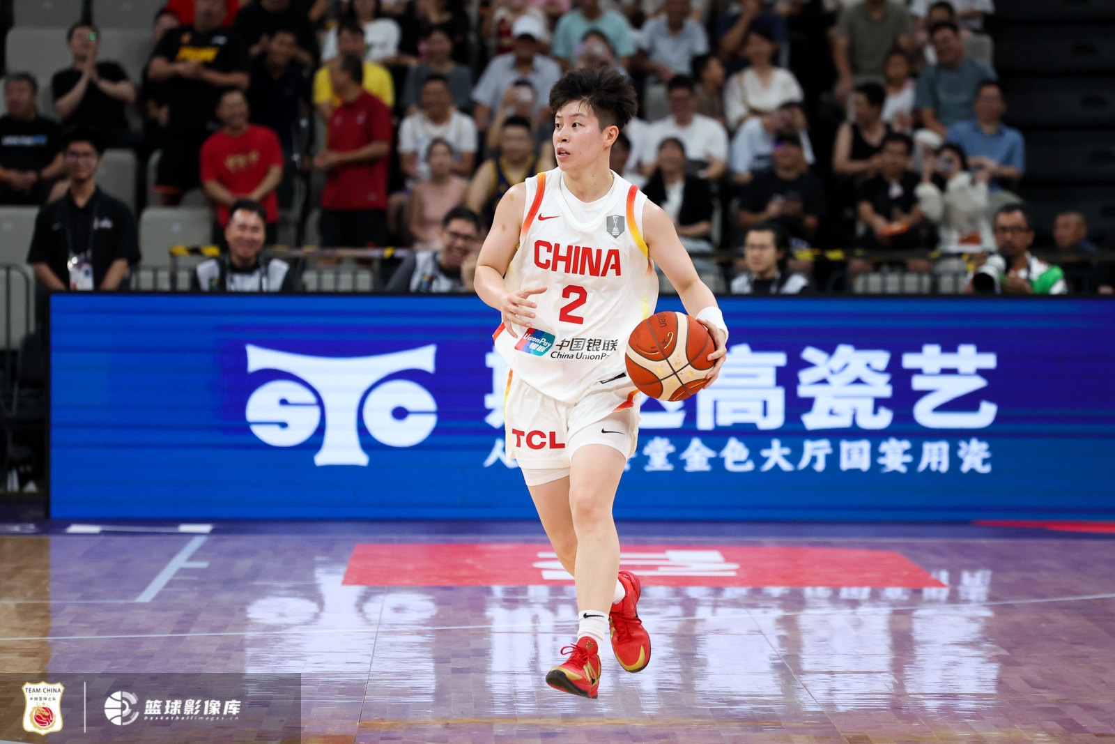 穿針引線！李緣首發(fā)出戰(zhàn)16分鐘 得7分3籃板6助攻