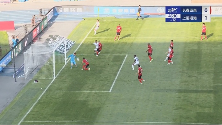 太倒霉了！阿不都海米提門前“二連擊”烏龍，海港1-0領(lǐng)先亞泰！