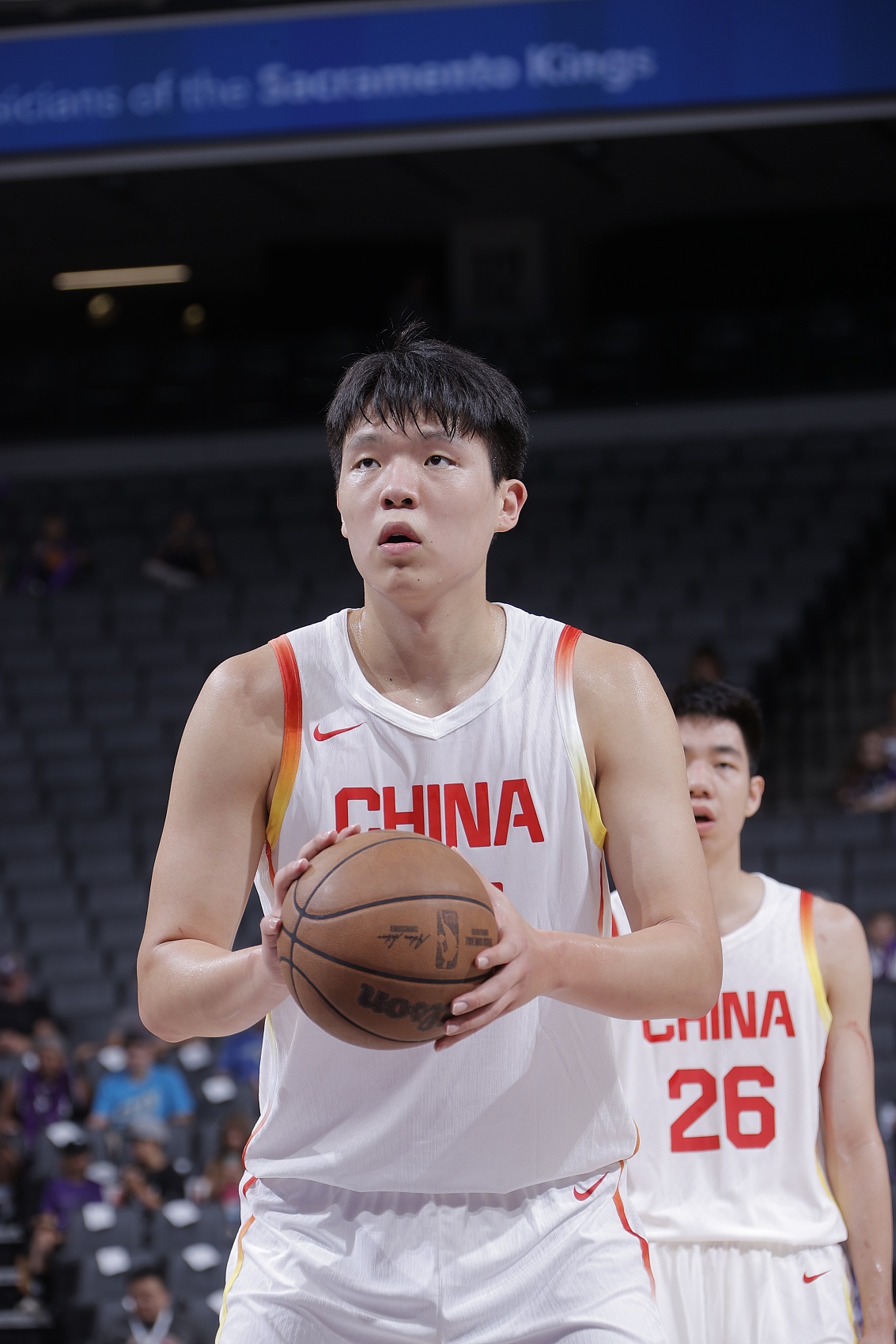 由于周琦情況待定 中國(guó)男籃更需楊瀚森在中鋒位置扮演更重的角色