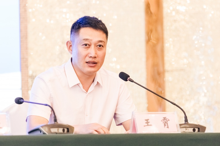 官方：卡斯特羅辭去代理主教練職務(wù)，王霄將出任青島紅獅主教練