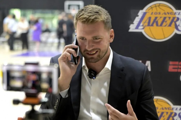 球探：東契奇看起來像18年剛進NBA時的樣子 我路過竟沒認出來??