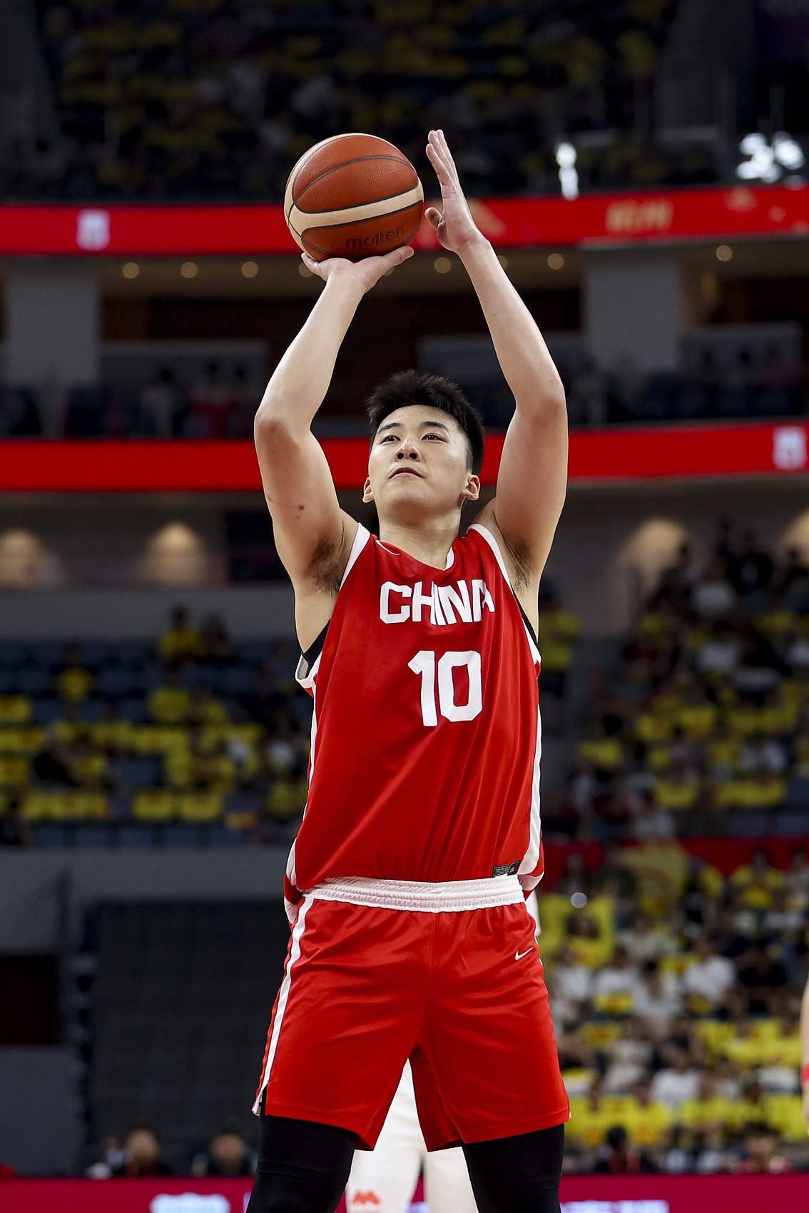 體壇周報(bào)：不怯場(chǎng)！20歲王俊杰砍21分 男籃未來(lái)4號(hào)位答案？