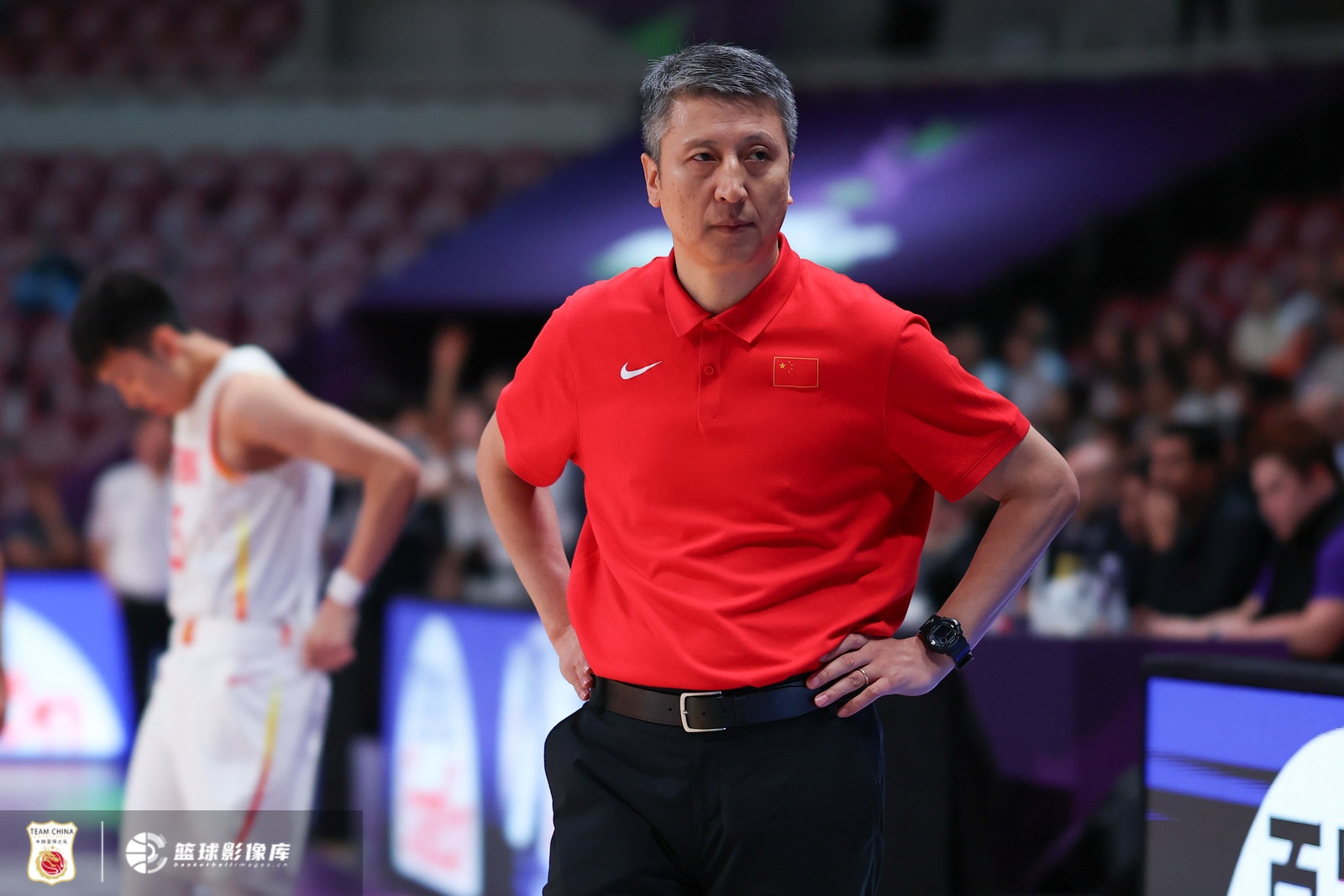 FIBA官方：中國挑戰(zhàn)澳洲“不敗神話” 誰能捧起亞洲杯冠軍獎(jiǎng)杯？