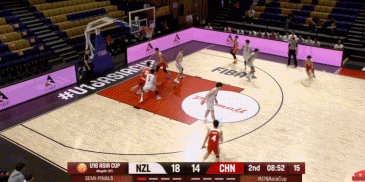 表現(xiàn)不俗！石洺豪8投4中得到11分4板4助2斷 正負(fù)值+10