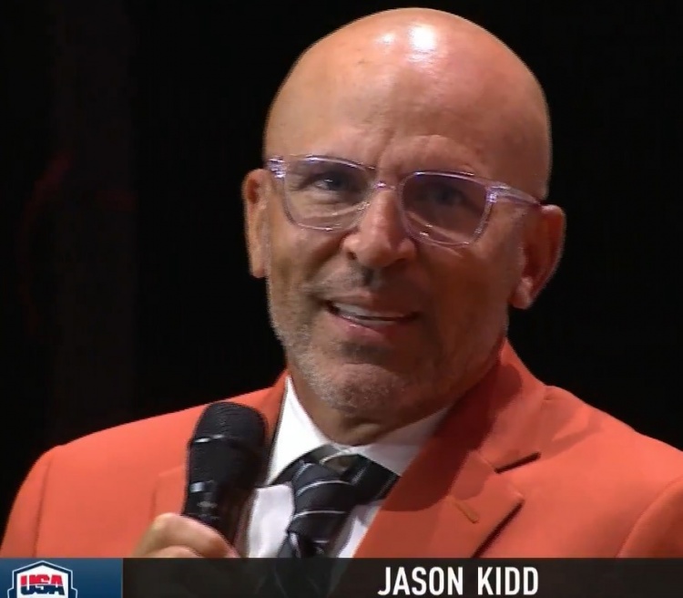 基德：我在夢(mèng)八更像是遞水的 詹姆斯：停 你國(guó)際賽場(chǎng)可未嘗敗績(jī)啊