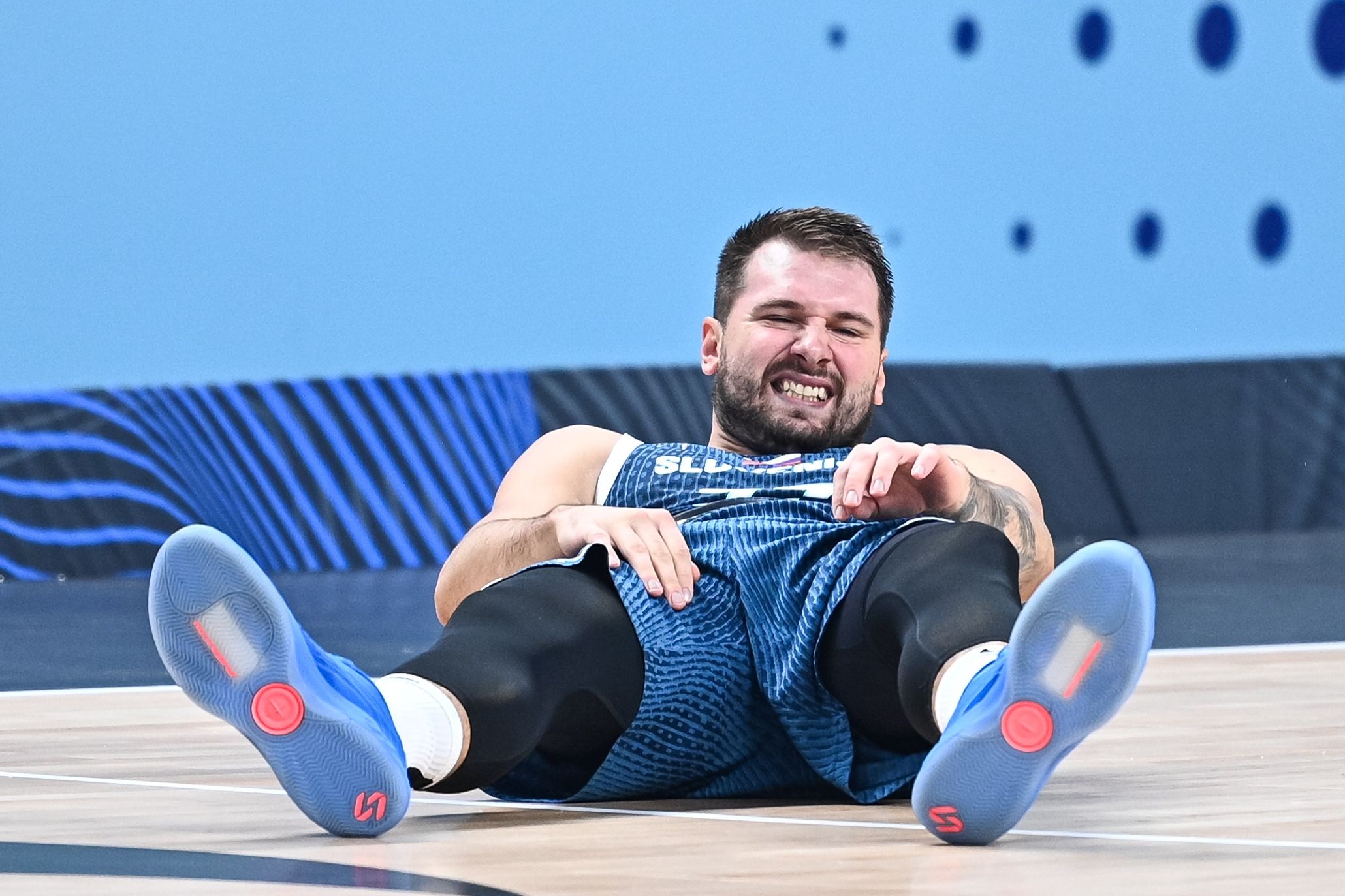 首節(jié)結(jié)束就回更衣室！斯洛文尼亞主教練：東契奇說他需要上廁所