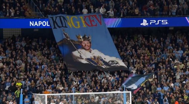 歡迎丁丁重回伊蒂哈德！球迷展示tifo：King 凱文！