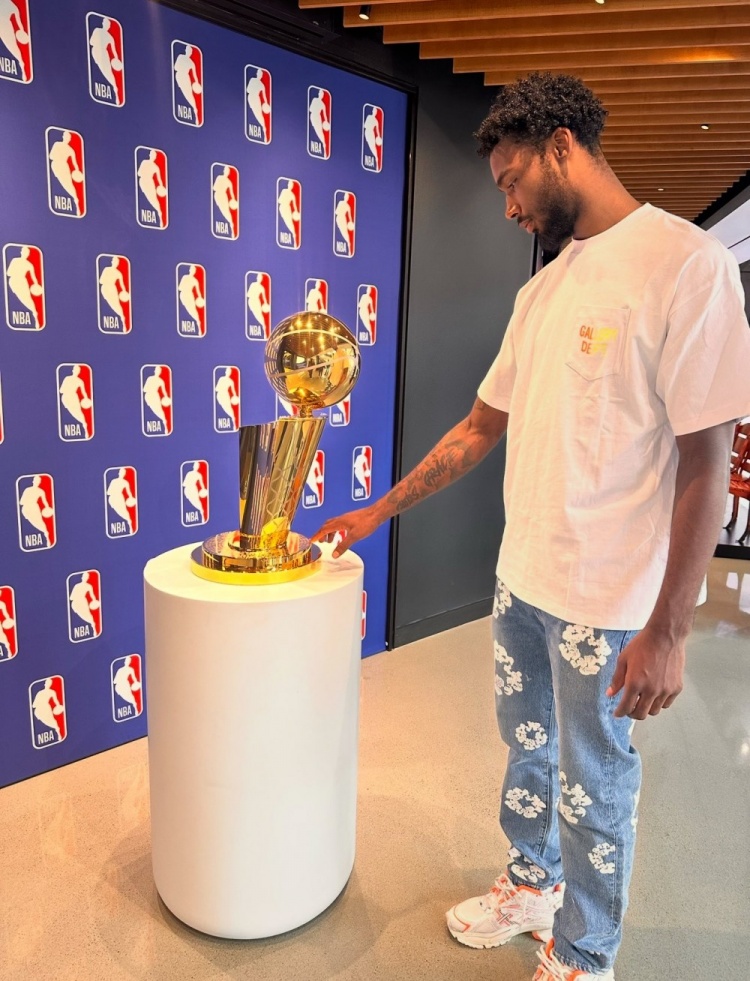 你對下賽季NBA最大膽的預(yù)測是什么？伊森母親：吾兒染指冠軍獎(jiǎng)杯