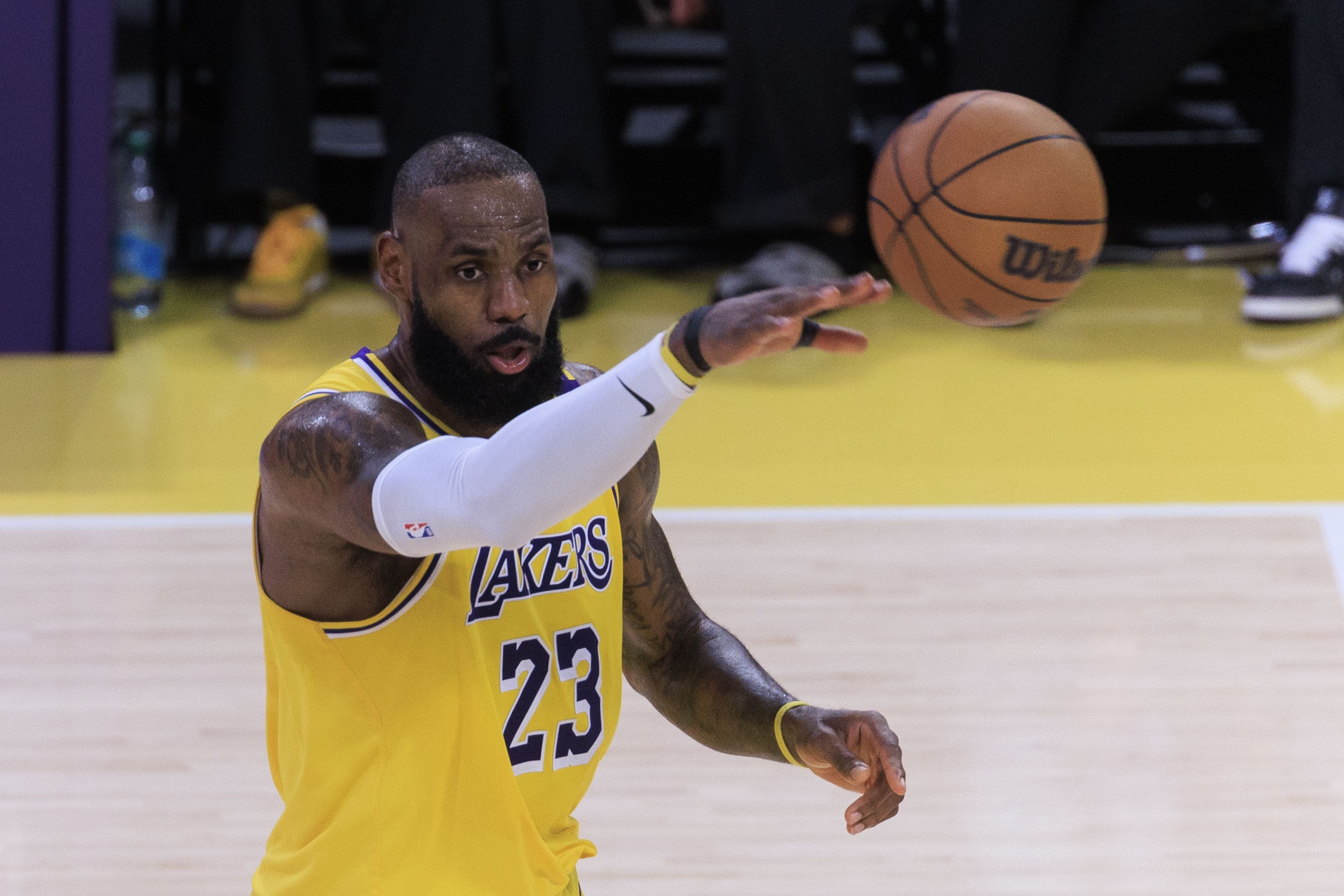 ESPN預(yù)測(cè)詹姆斯26-27賽季在哪支隊(duì)：湖人7票 退役5票 重返騎士4票