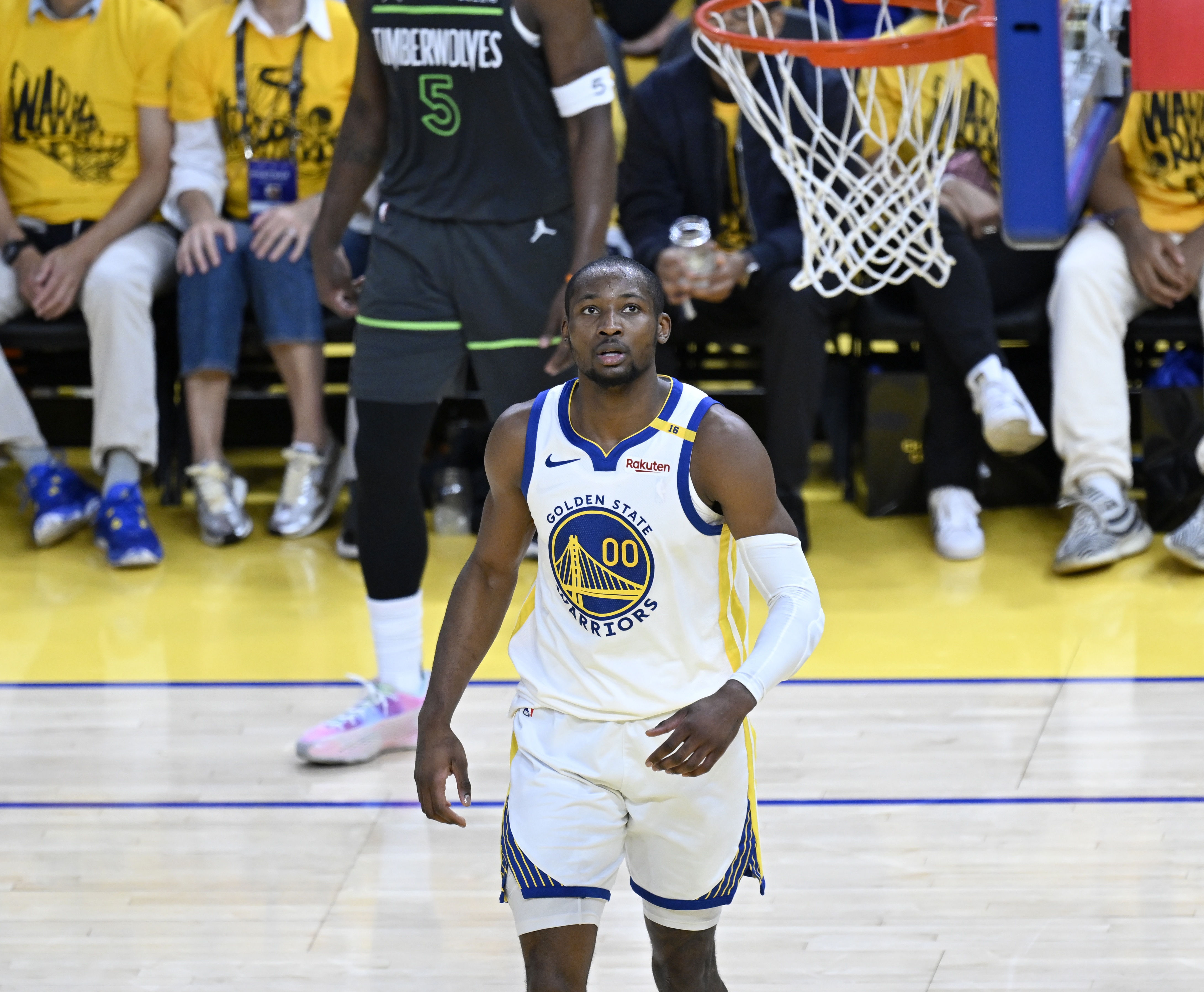 雙贏！庫明加多拿錢&勇士手握第2年球隊選項 目前最佳解決方案？